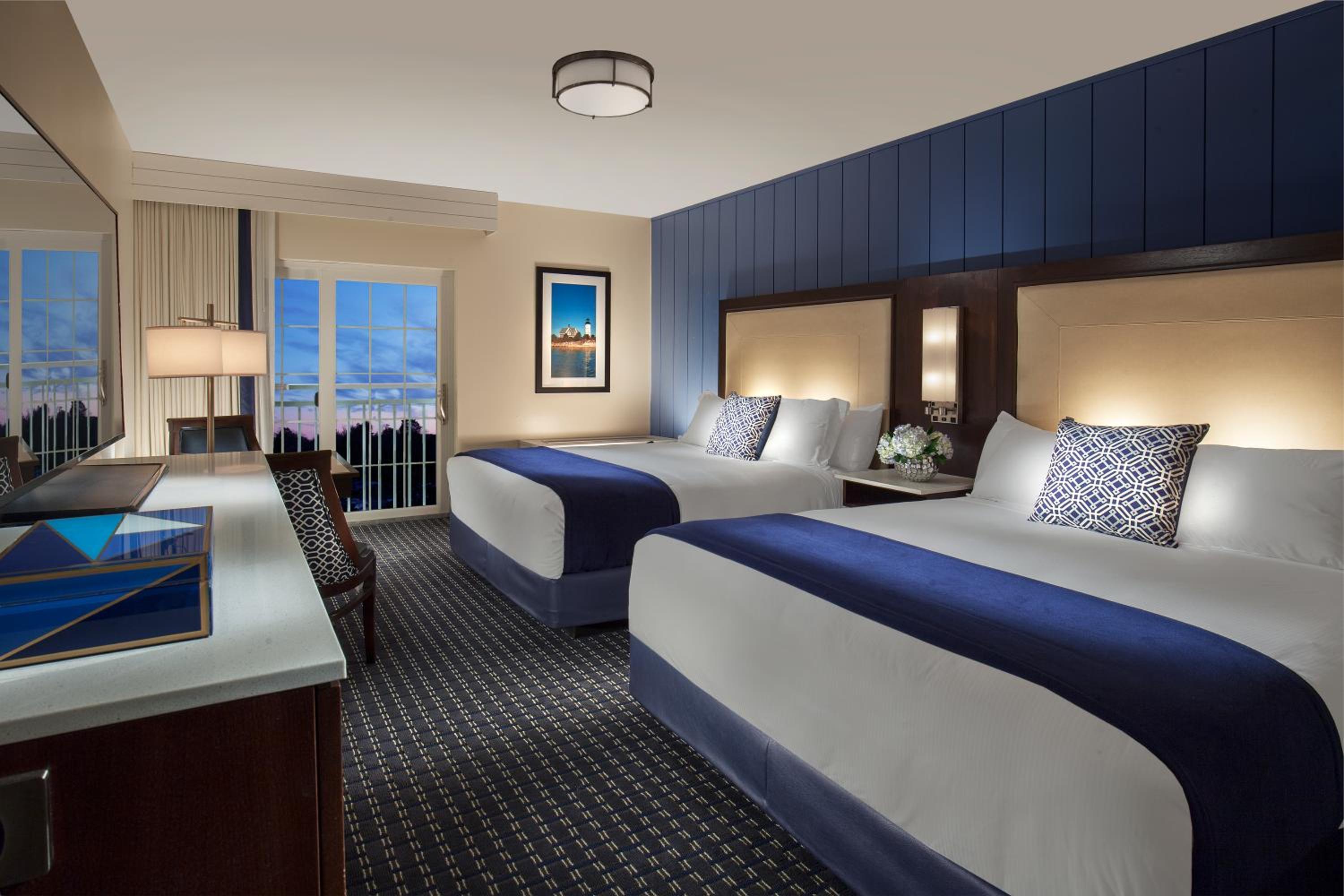 Deluxe, Queen Bed