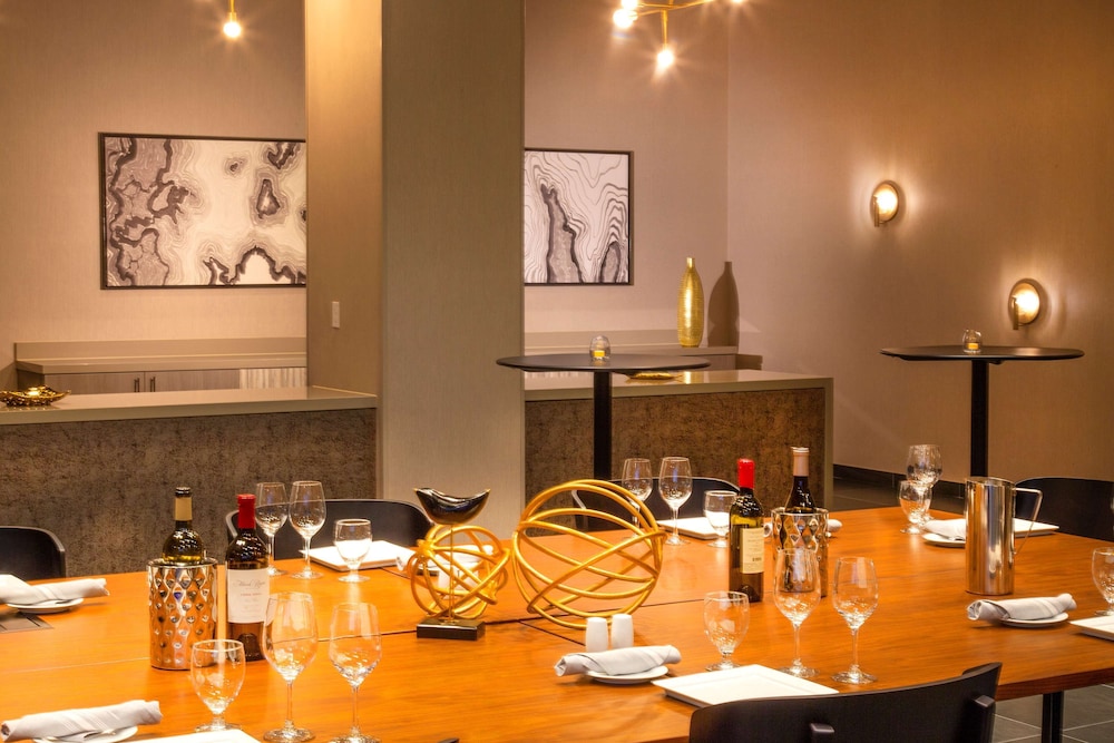 Hilton Garden Inn Redmond Town Center 47/56