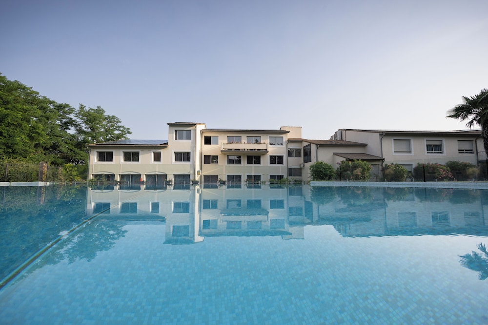 Hotel-Restaurant Les Oliviers 2/65