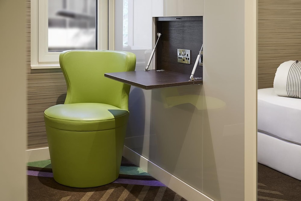 Hub by Premier Inn Edinburgh Royal Mile 26/48