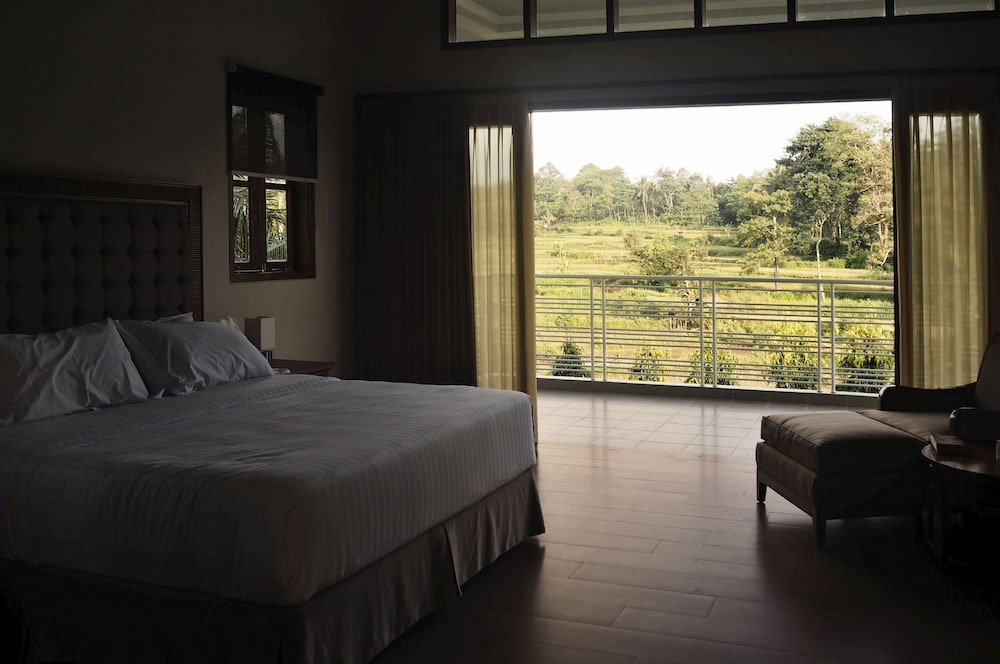 The Gecho Inn Country 7/50