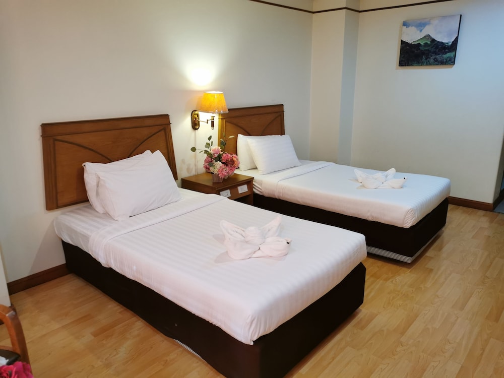 Morakot Hotel Chumphon 24/66