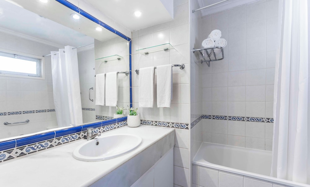1 BEDROOM, APARTMENT