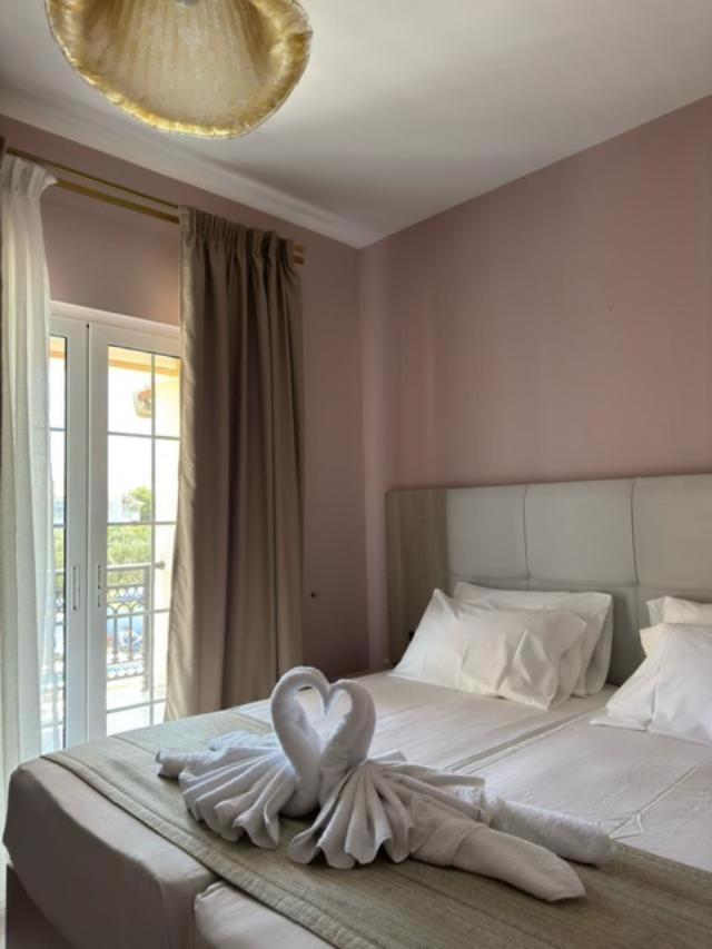 Dream Hotel 24/71