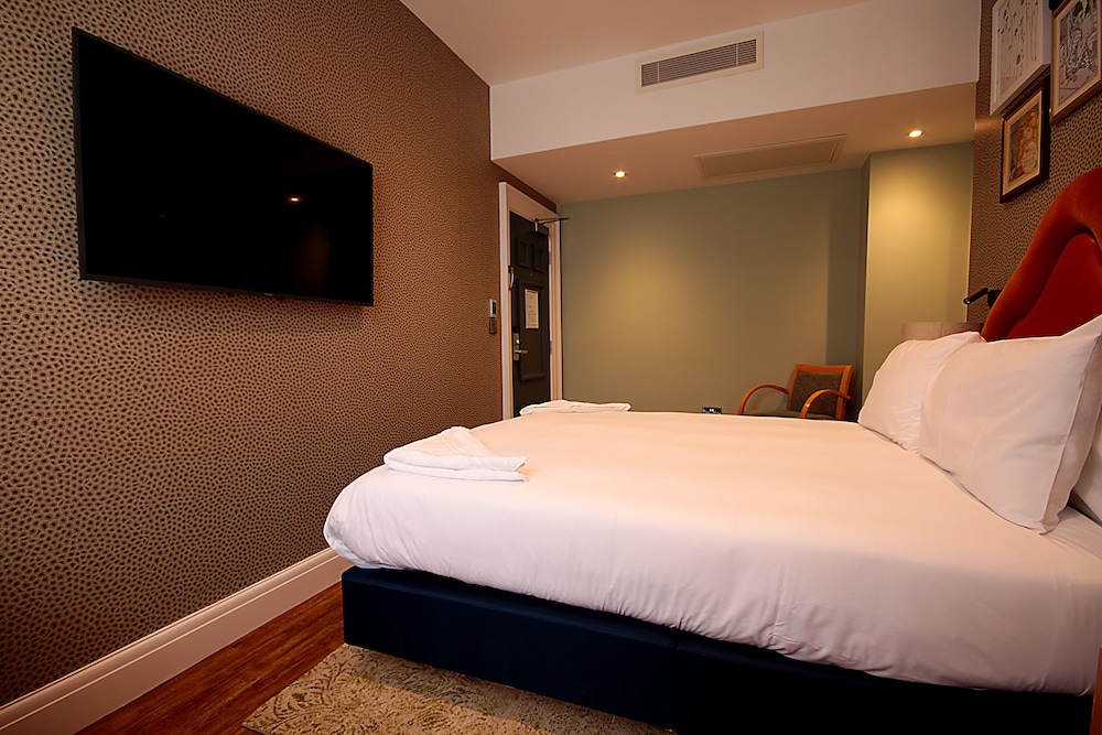 Elmbank York, Tapestry Collection by Hilton 33/67