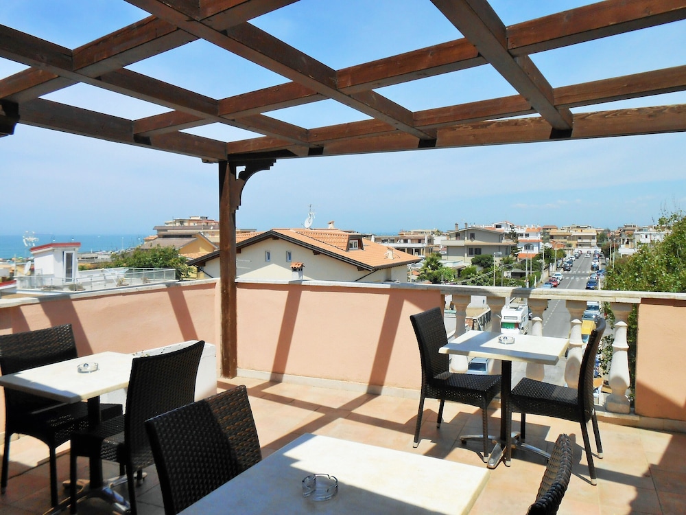 Hotel Riviera Fiumicino 51/57