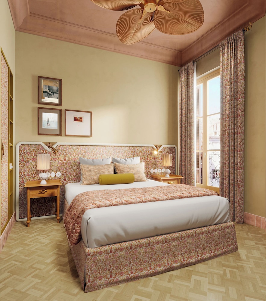 COMFORT, TERRACE