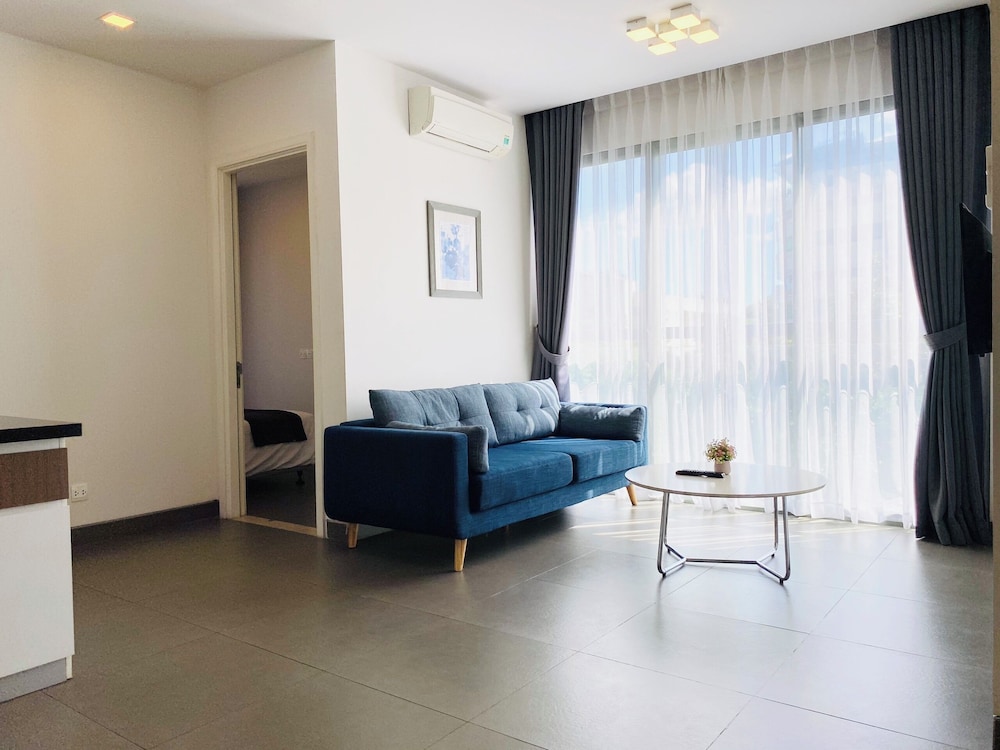 Glenwood Suites 25/49