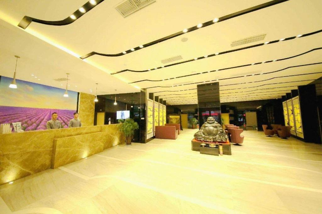 Lavande Hotel (Qingdao North Railway Station Siliu South Road) 31/49