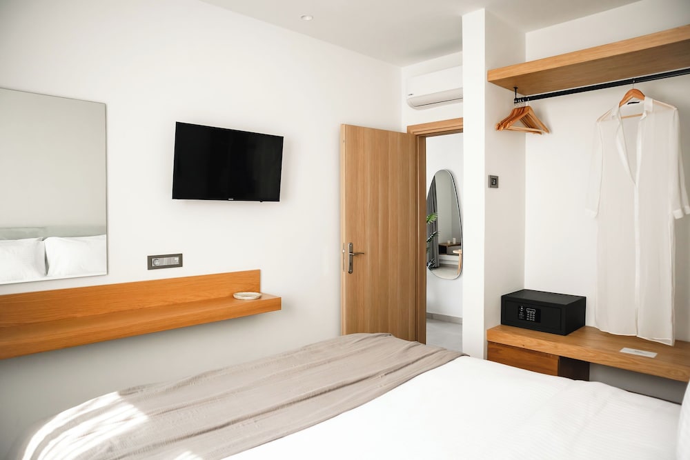 Infinity, Suite, King Bed, Sea View, 2 Sofa