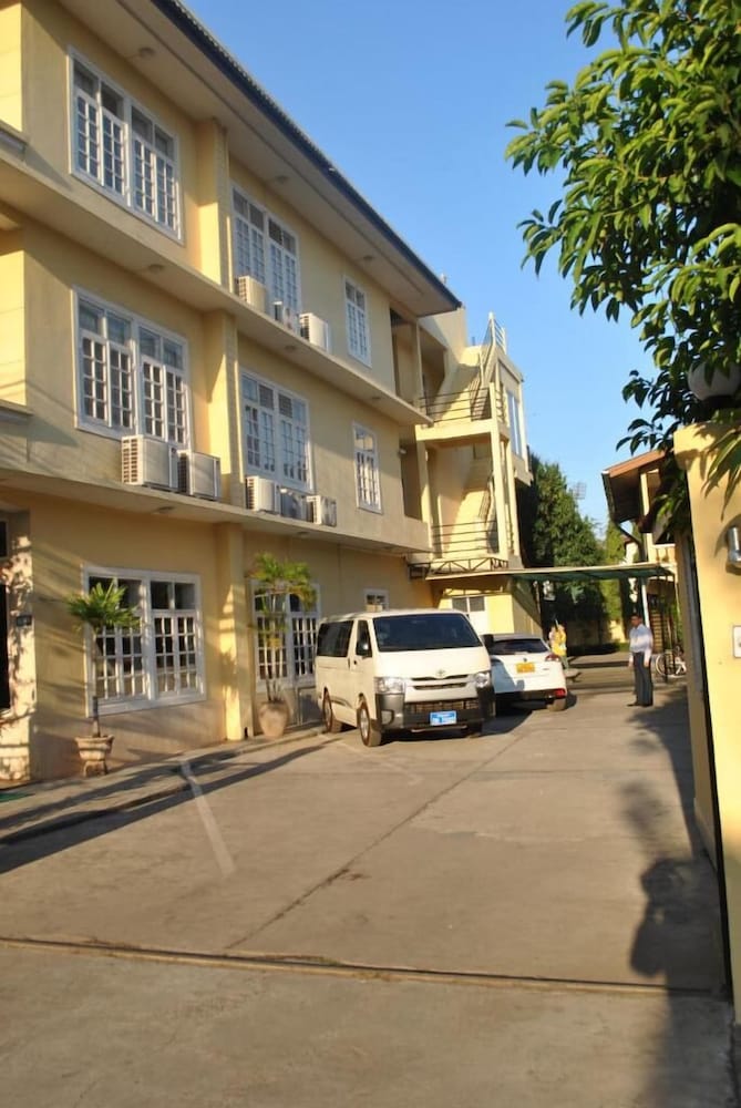 Smile Inn Hotel 55/62