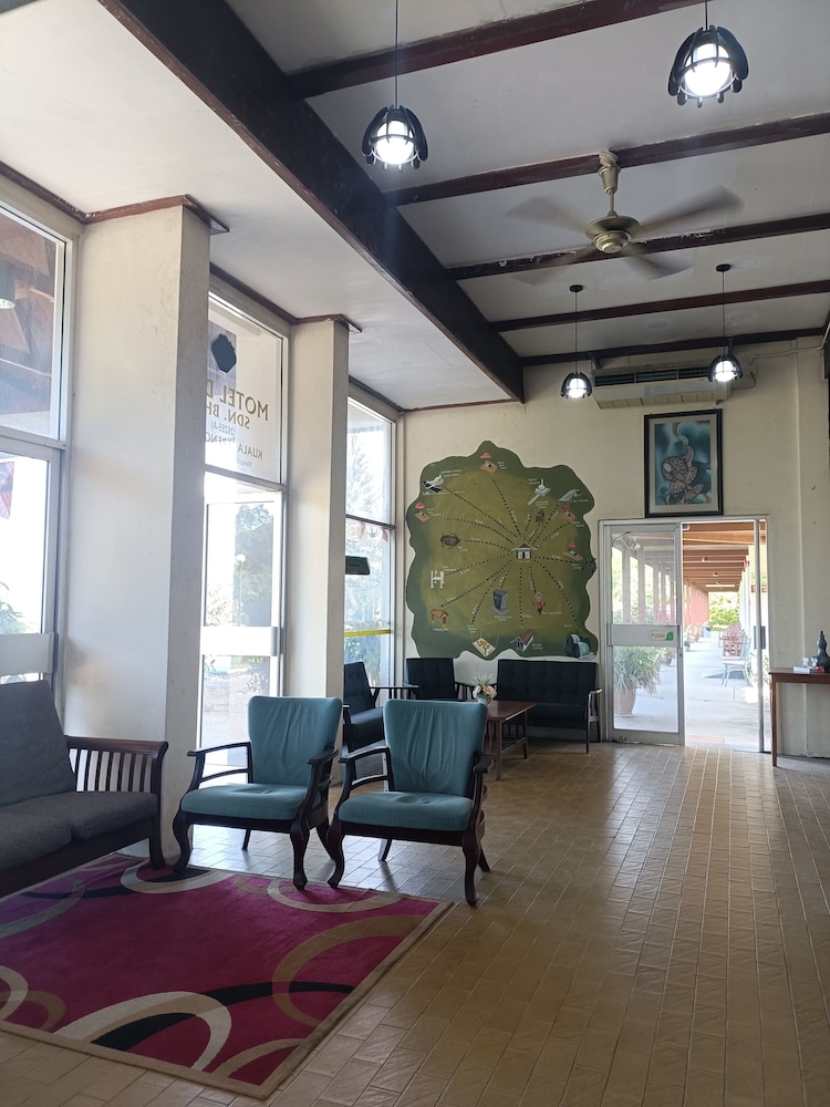 Motel Desa 18/36