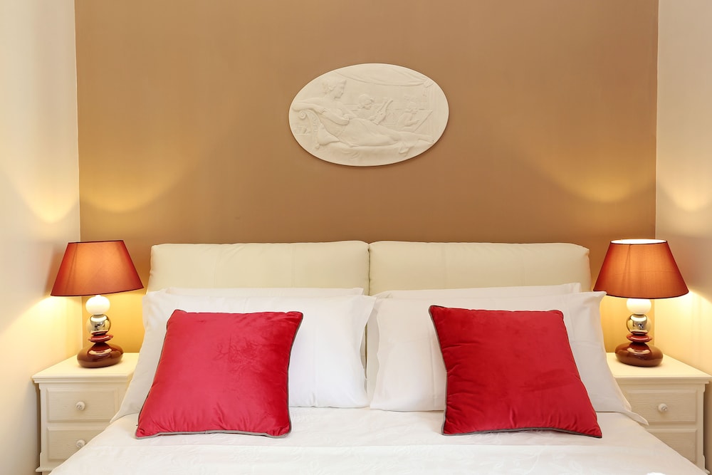Liberty Rome Suites 31/68