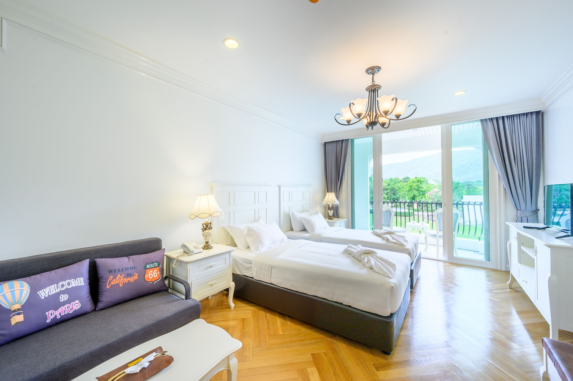 PREMIER ROOM
