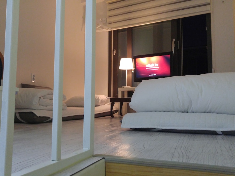 Myeongdong Artmonstay Guesthouse 28/74