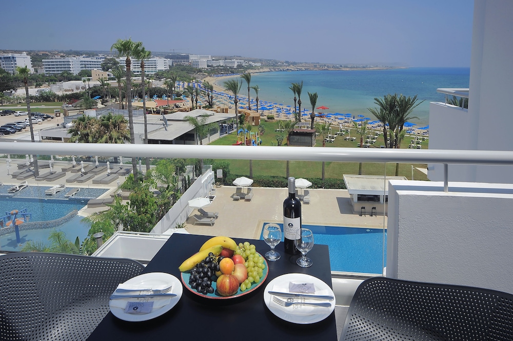 Okeanos Beach Boutique Hotel 22/39