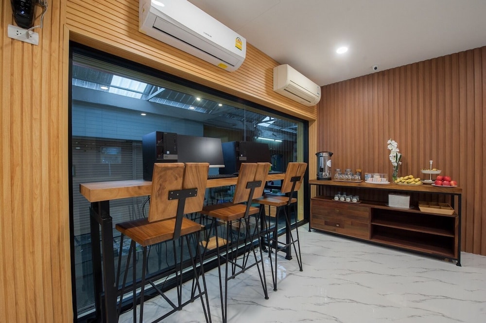 The Moon Night Hostel 61/69