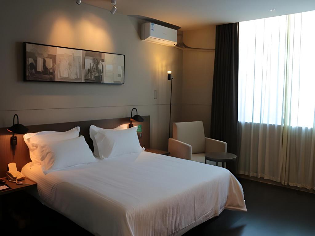 Leisure, Twin Beds