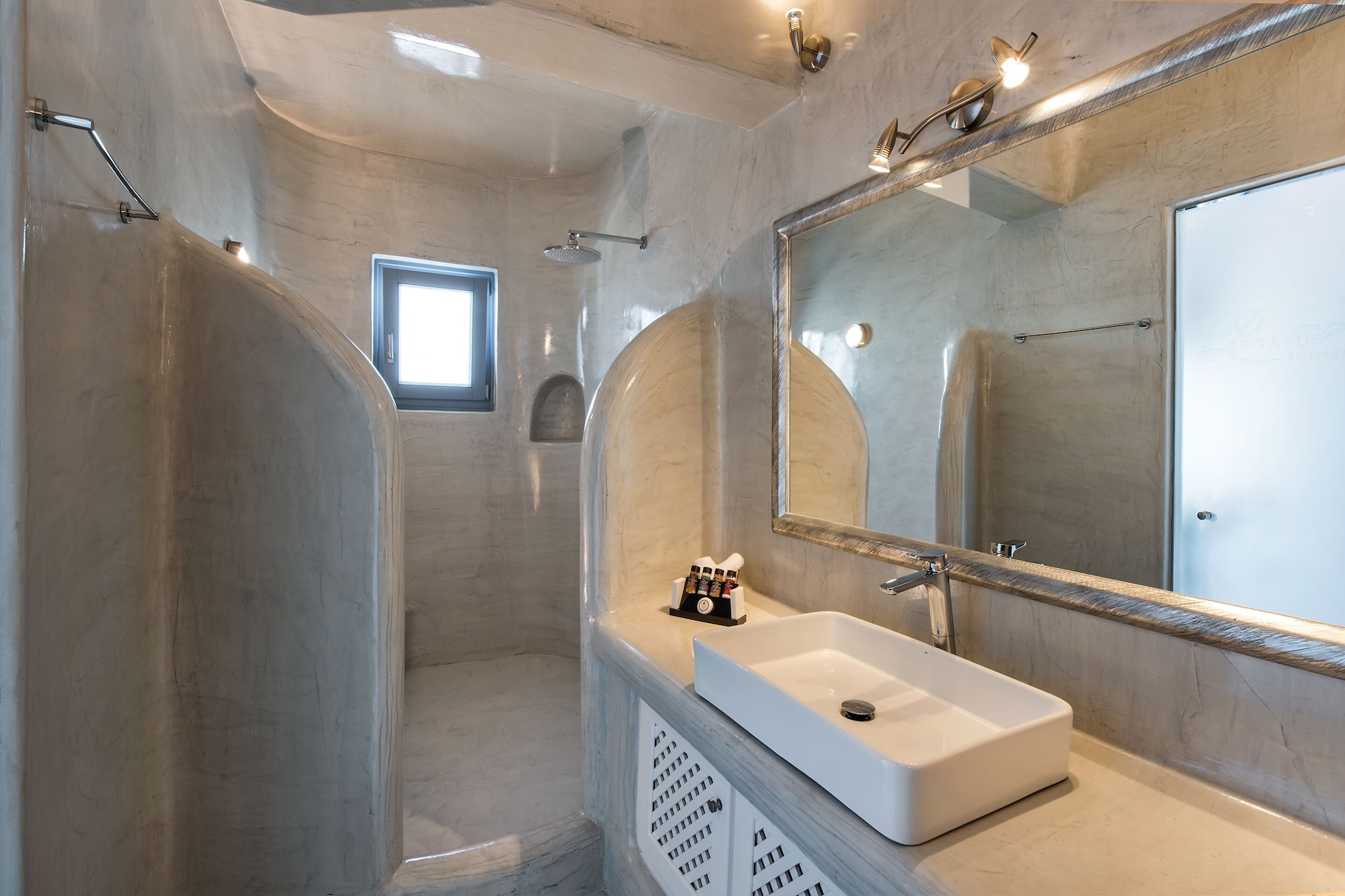 HONEYMOON, SUITE, PLUNGE POOL