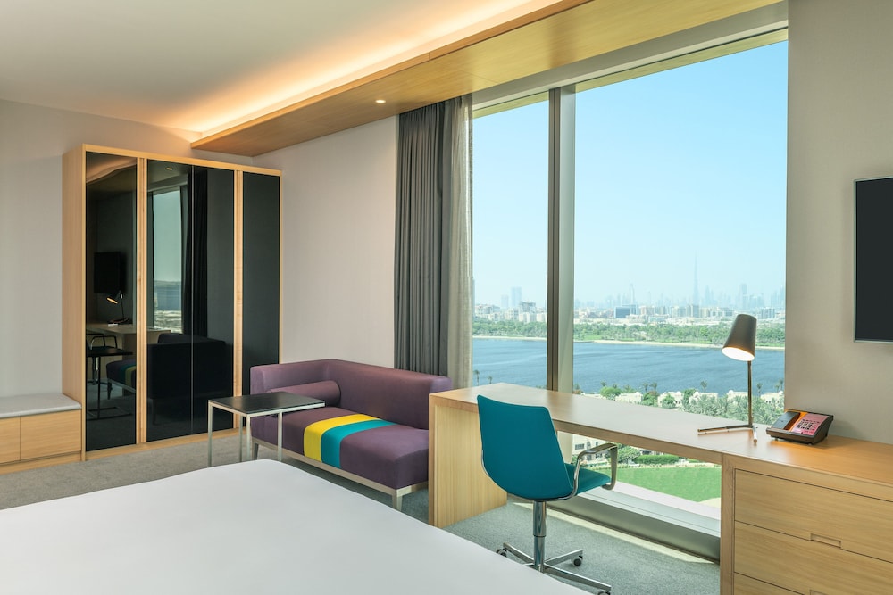 Aloft Dubai Creek 24/63