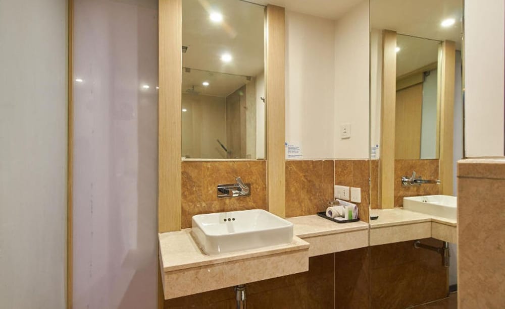EXECUTIVE, SUITE, KING BED, 2 BEDS