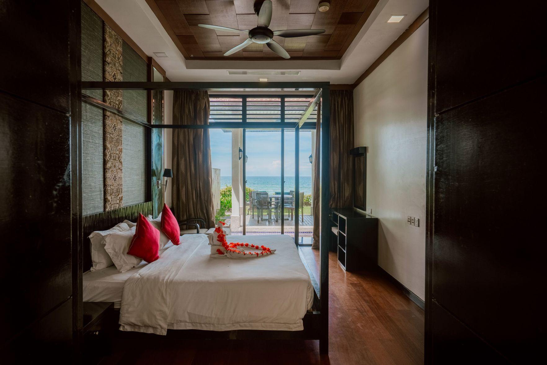 2 Bedrooms, Pool, Villa, King and Twin Beds