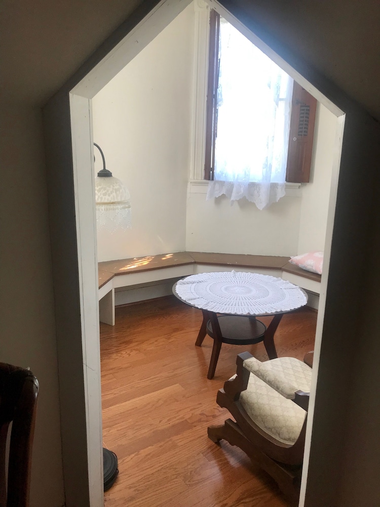 Gillis Grier Bed and Breakfast 28/50