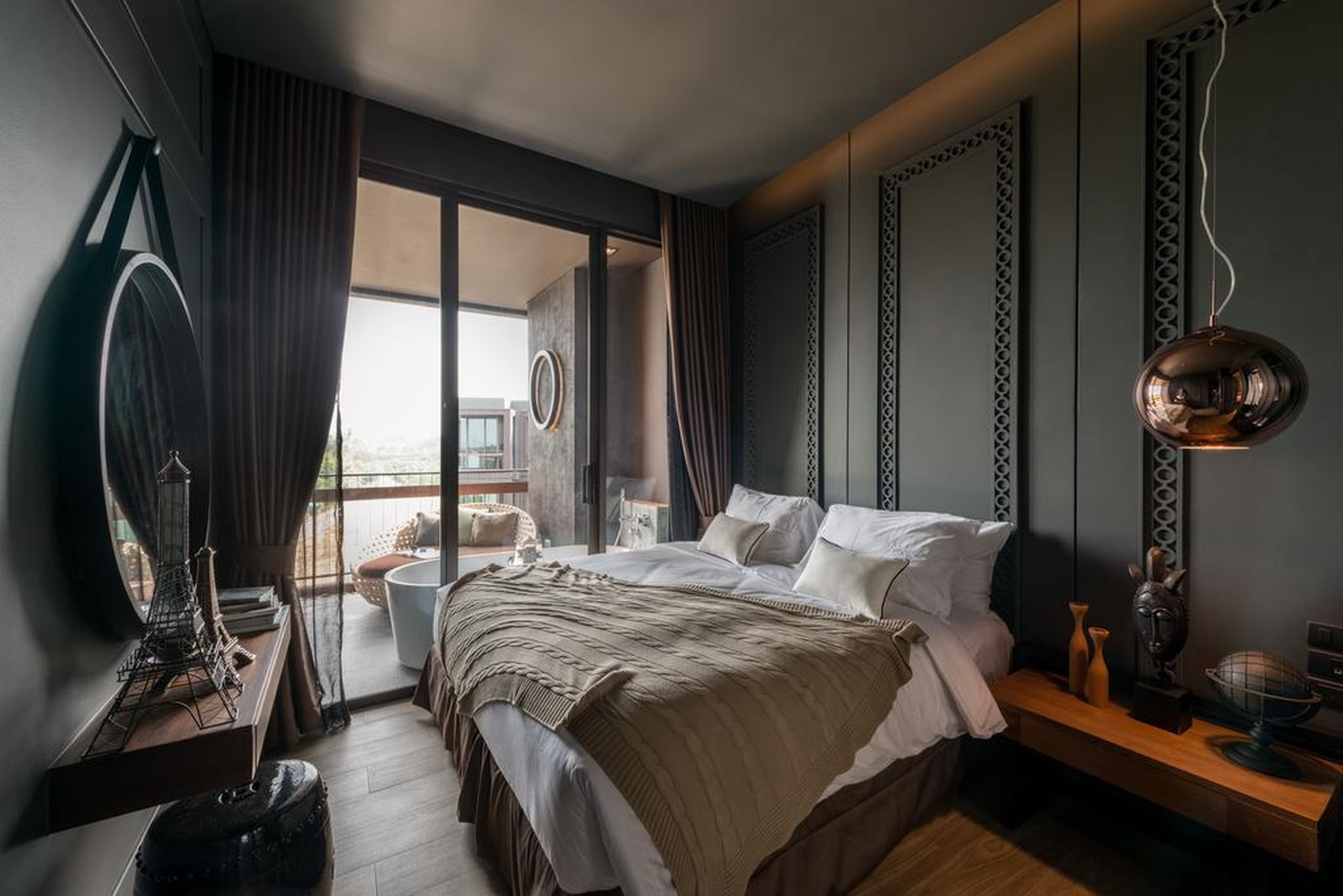 1 Bedroom Suite., Saturdays Residence By Brown Starling 2/3