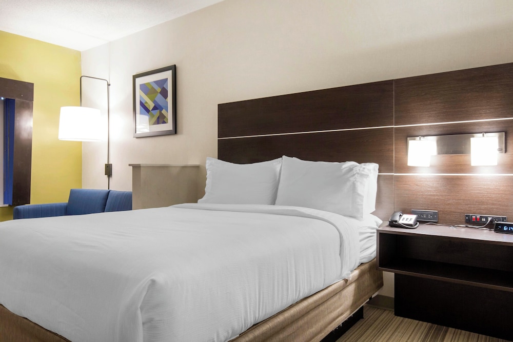 Suite, 2 Queen Beds, Accessible