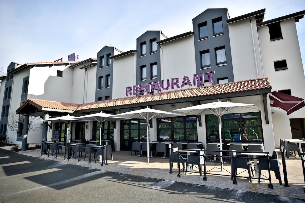 Loreak Hotel 2/40