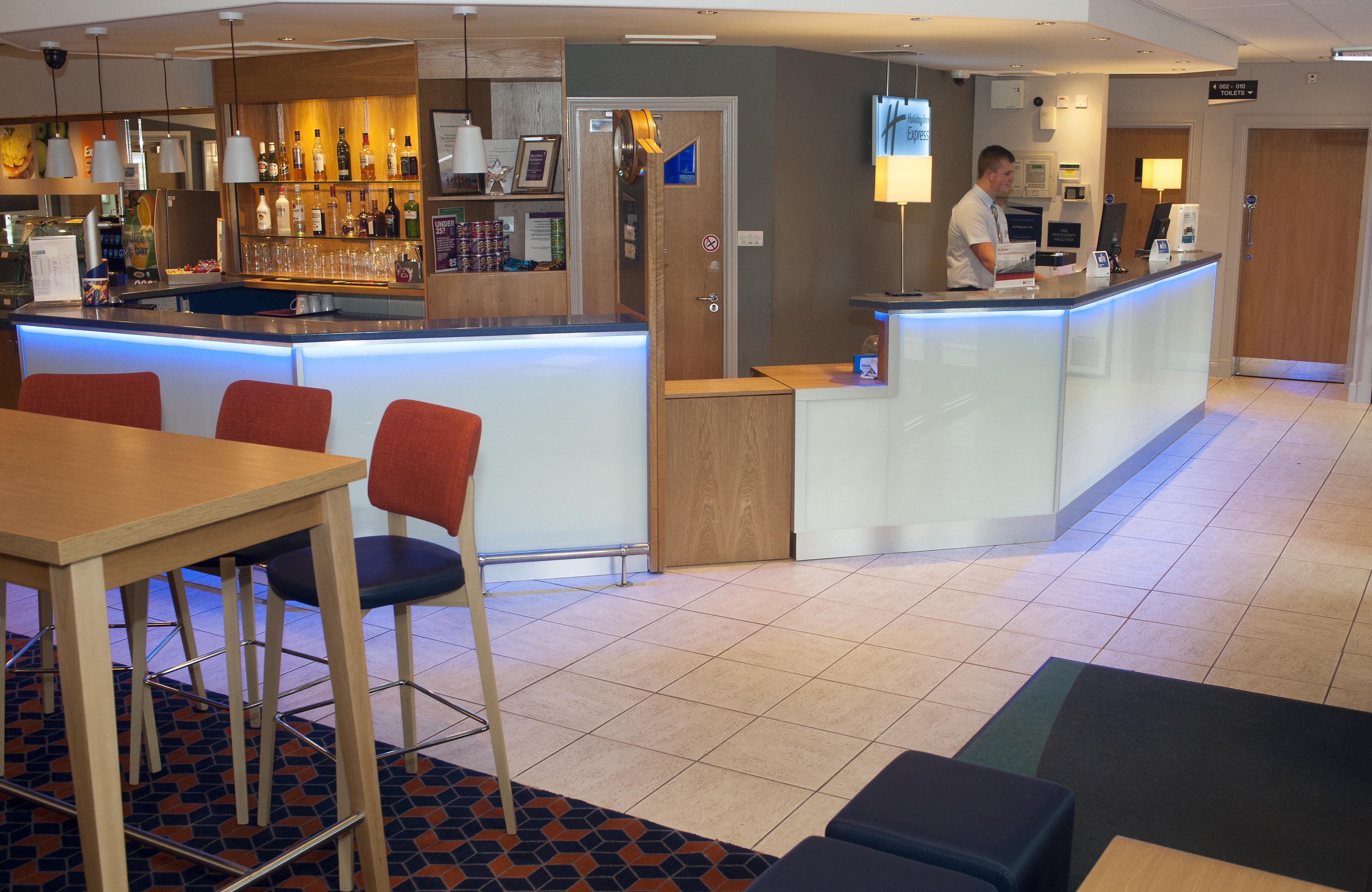 Holiday Inn Express Perth 46/72