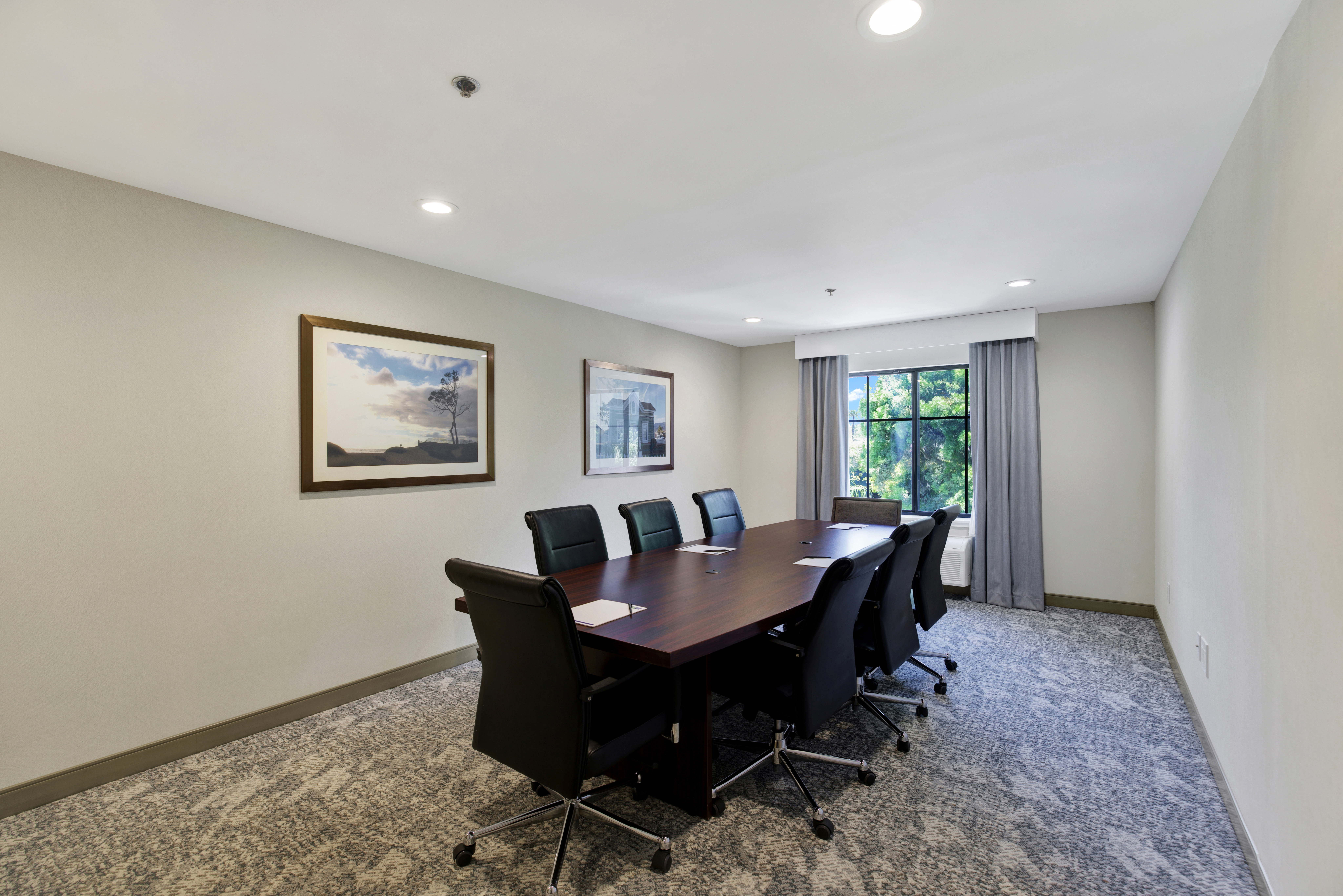 Holiday Inn Express Hotel Suites Carpinteria 66/77