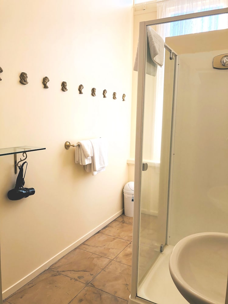 The Devereux Boutique Hotel 39/69
