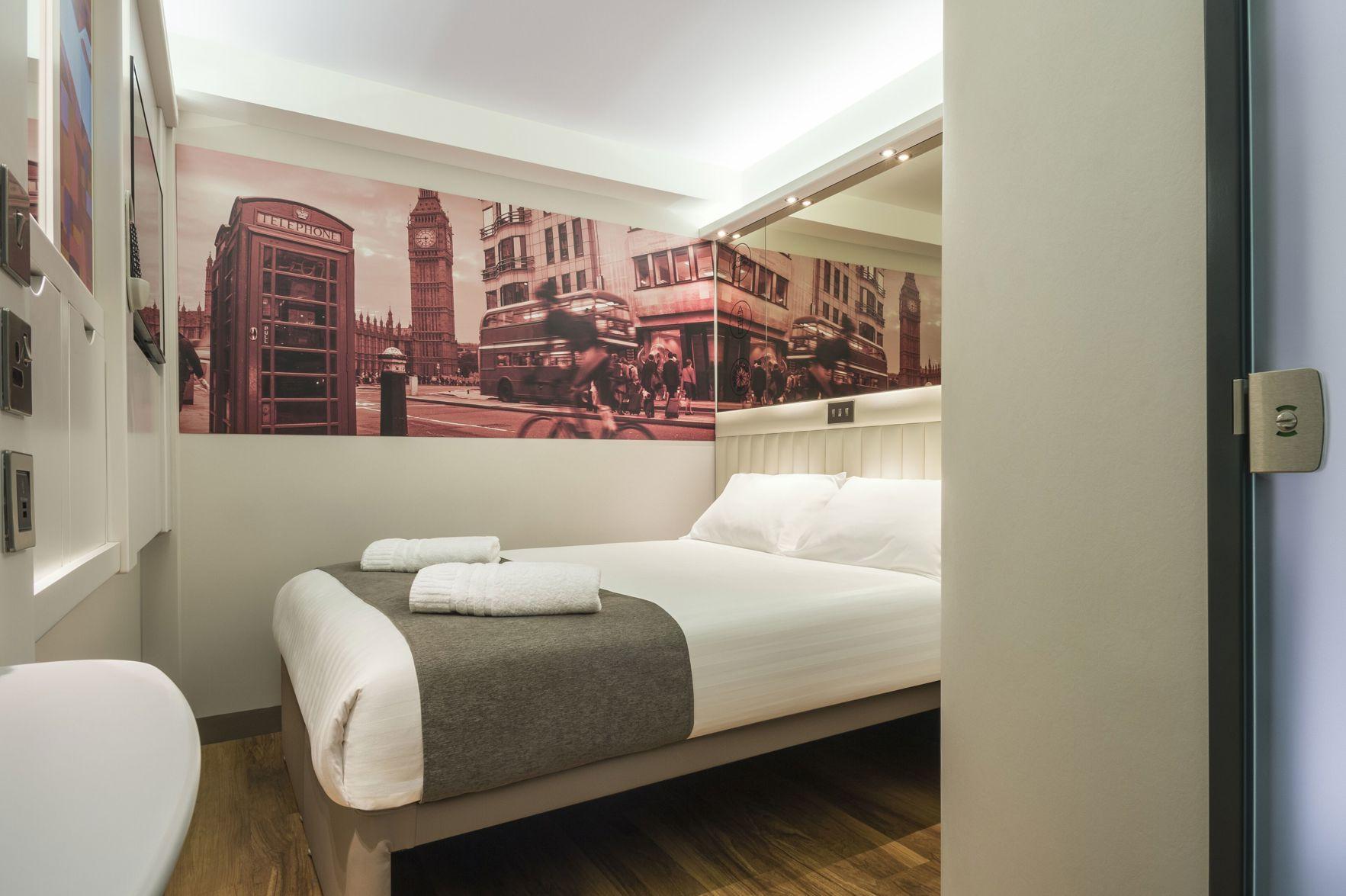 Cozy, King Bed, No Window