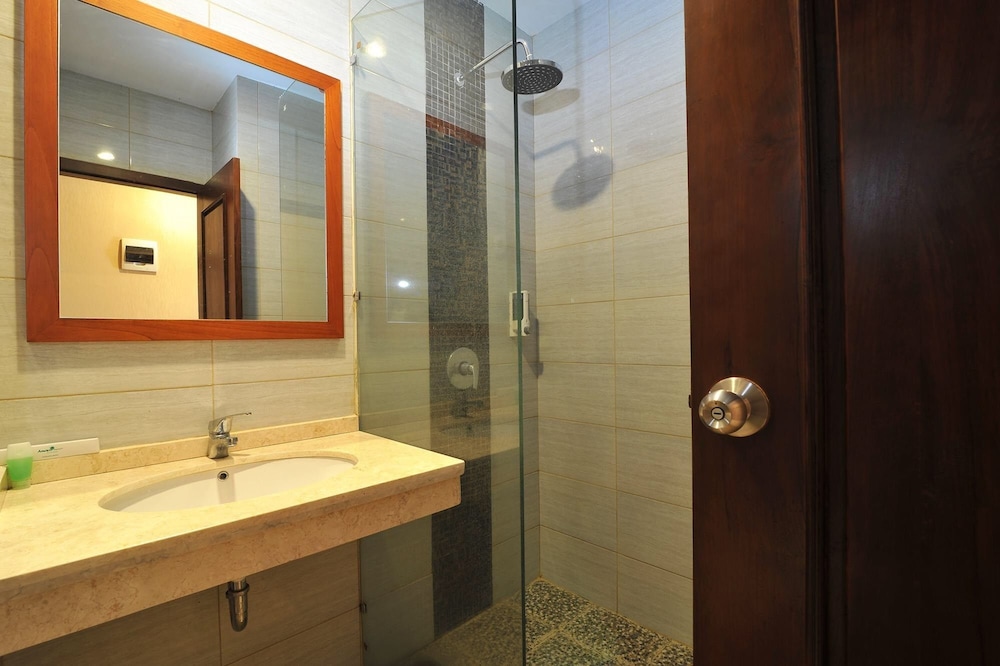 Amaya Suites 12/35
