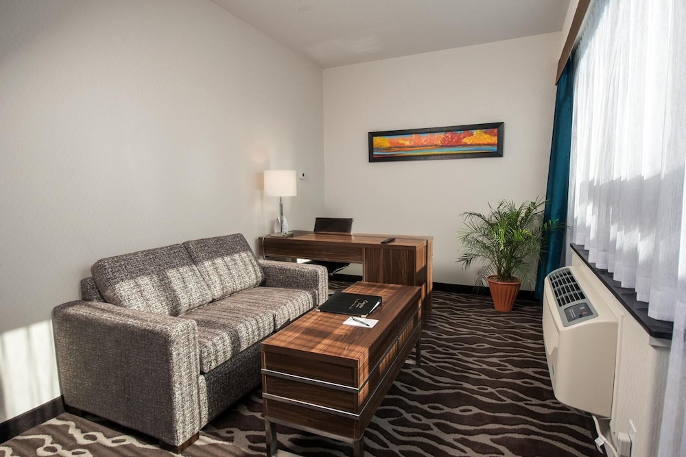 Encore Suites By Service Plus Inns 35/58