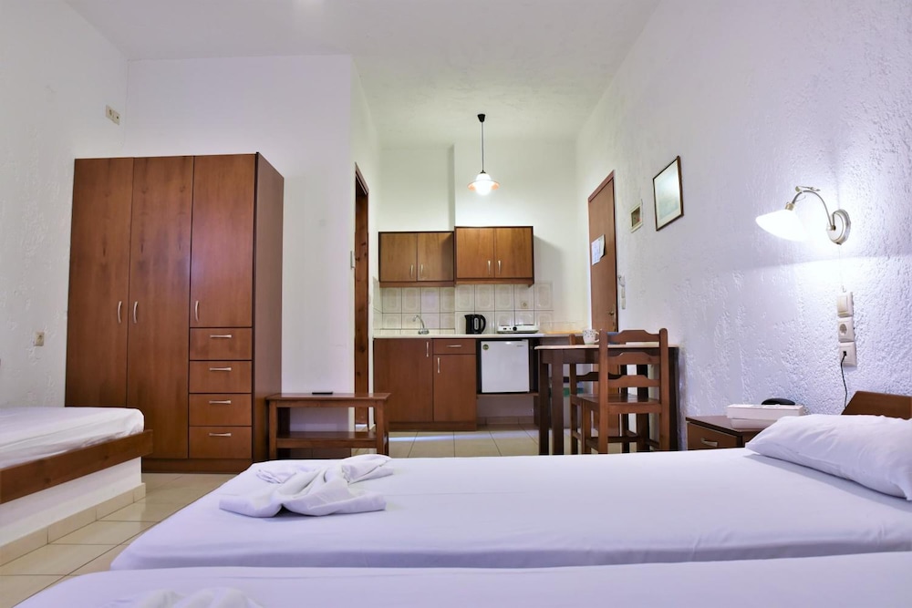 Ideal Hotel 10/41
