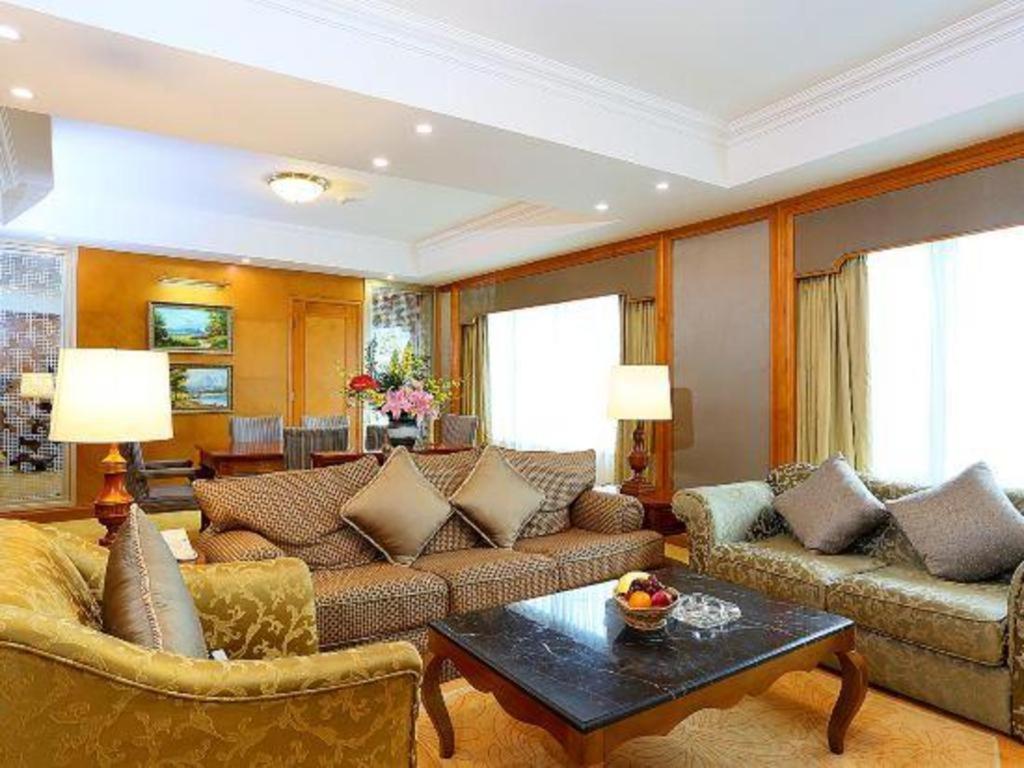 Regency Hotel Shantou 35/54