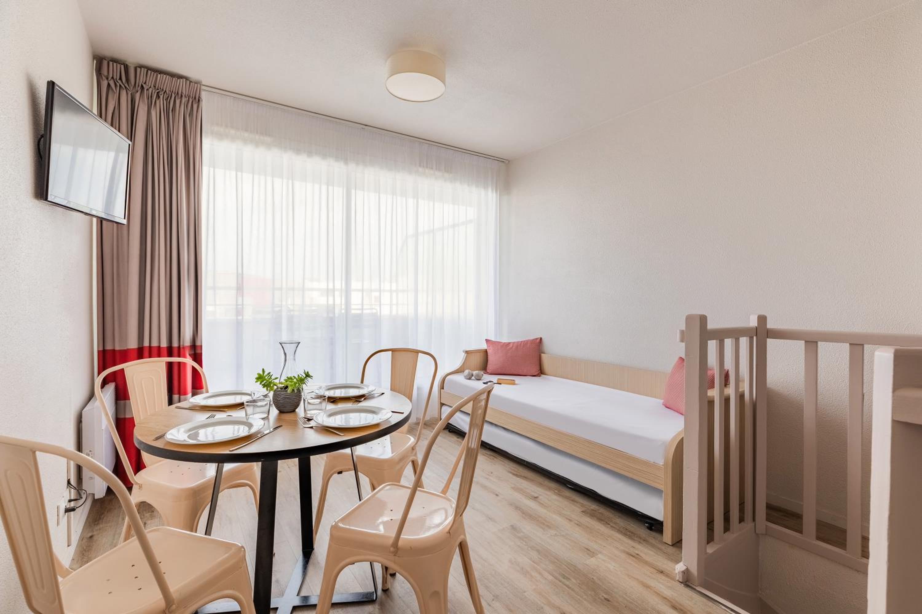 Duplex, Apartment