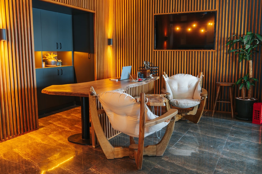 AKKAN LUXURY HOTEL 54/84