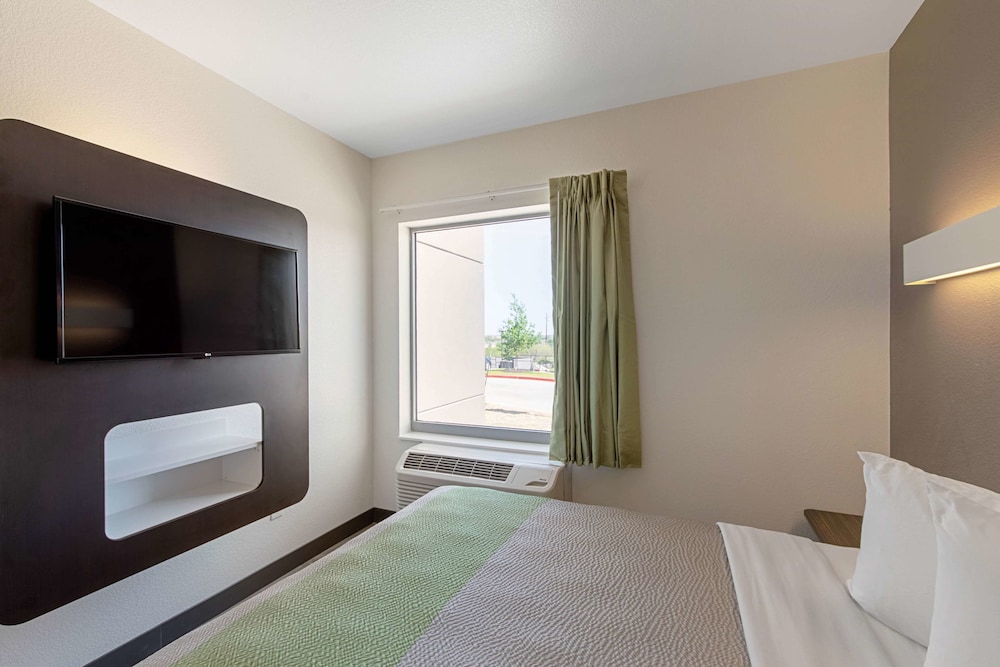 Motel6 Austin, TX - Airport 15/43