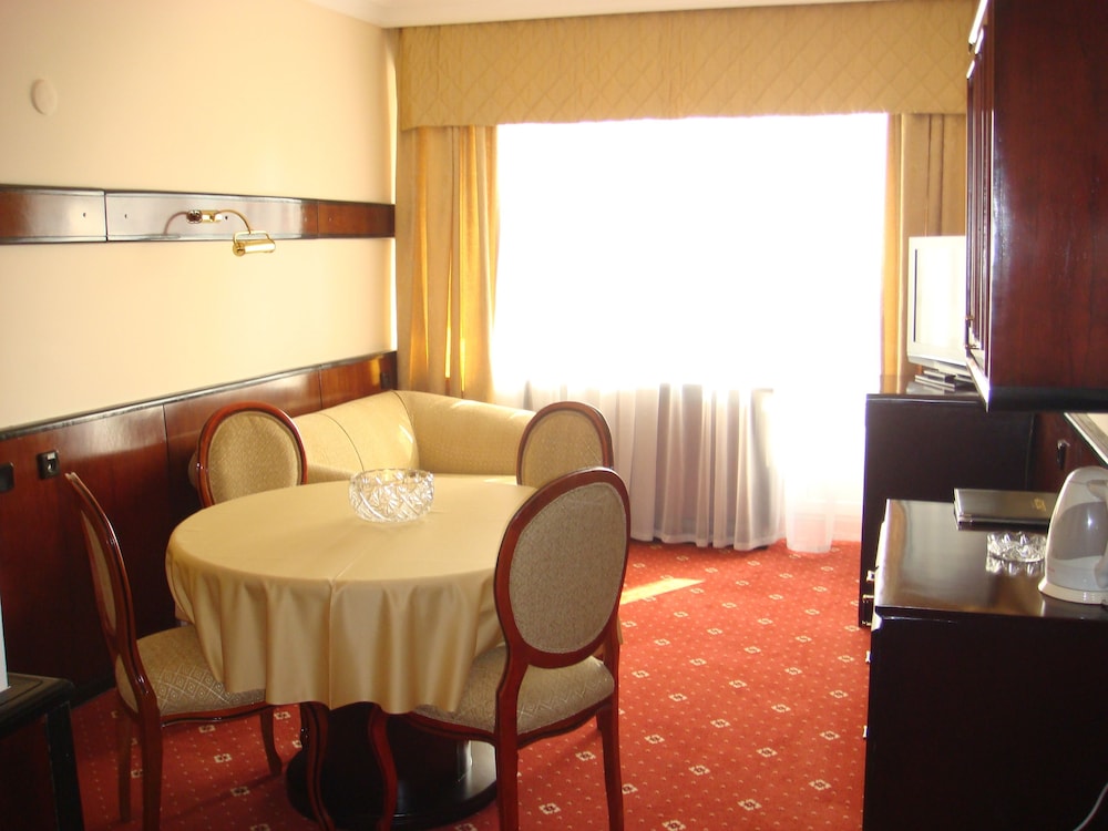 Otrar Hotel 34/54