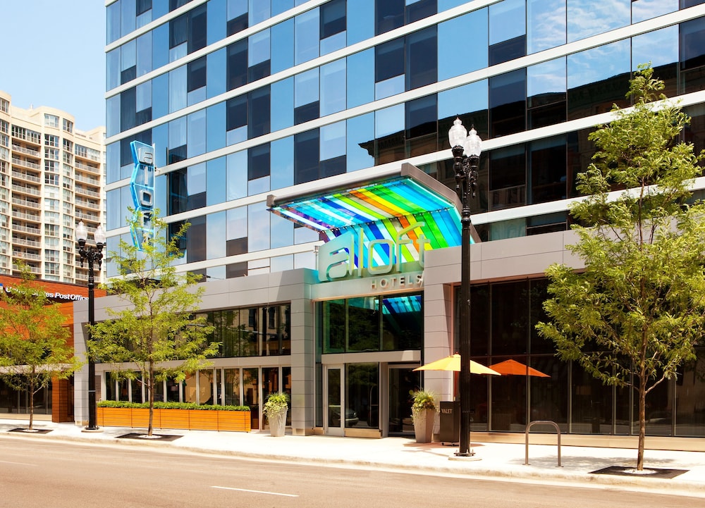Aloft Chicago Downtown River North 42/49