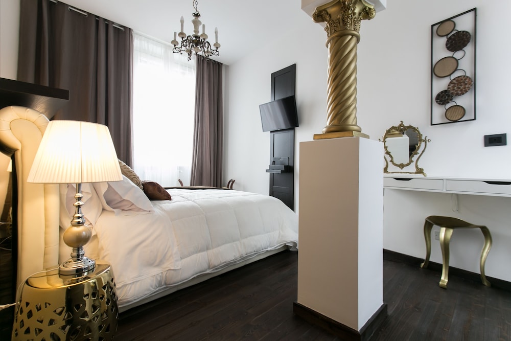 APARTHOTEL DEI MERCANTI 15/67
