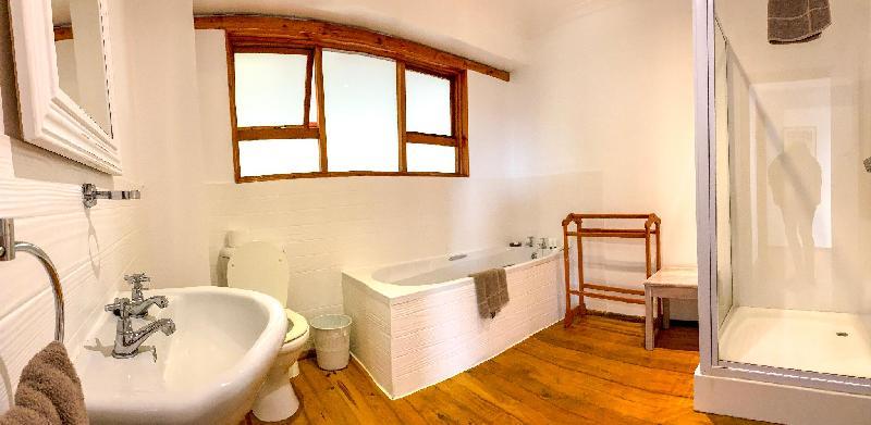 Crawford's Beach Lodge 48/51