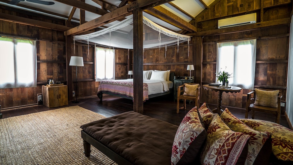 Sala Lodges 33/50