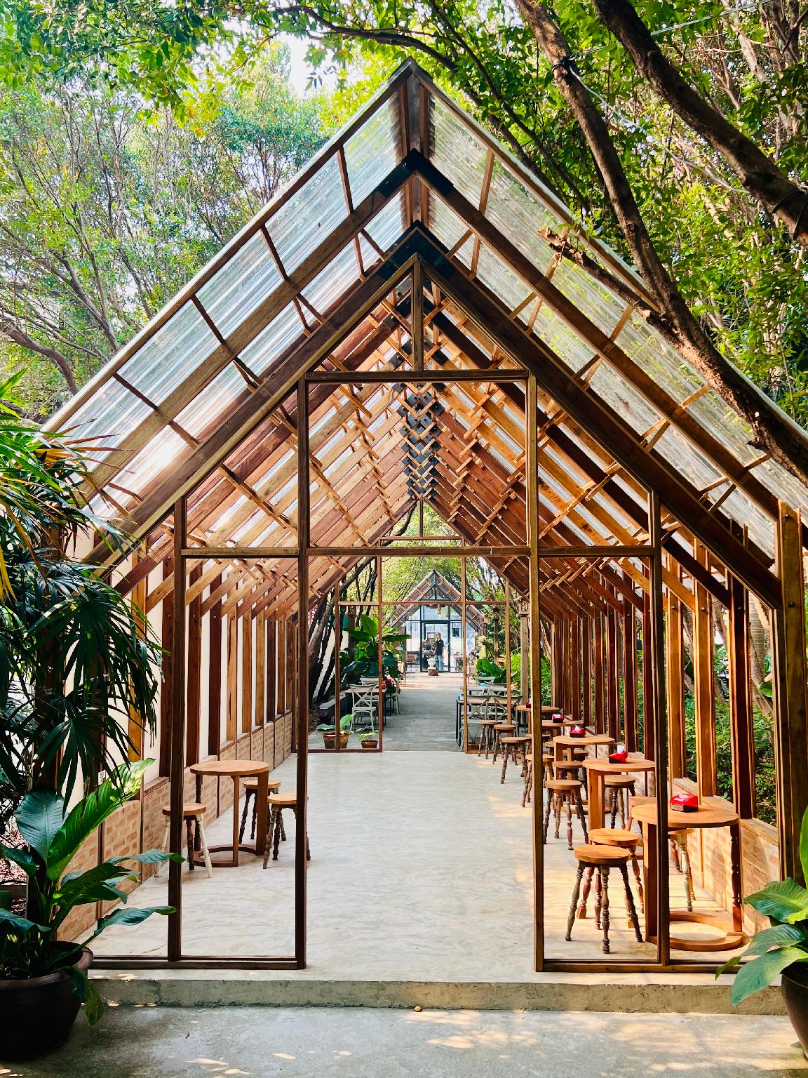 Ngeeb Bed & Breakfast 1/21