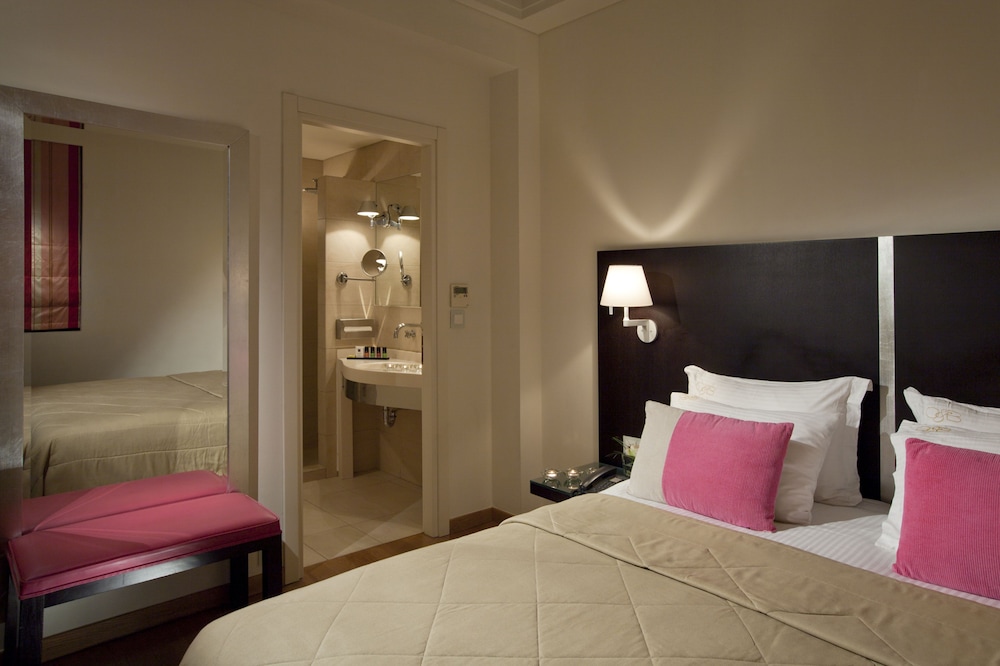 O and B Athens Boutique Hotel 12/50