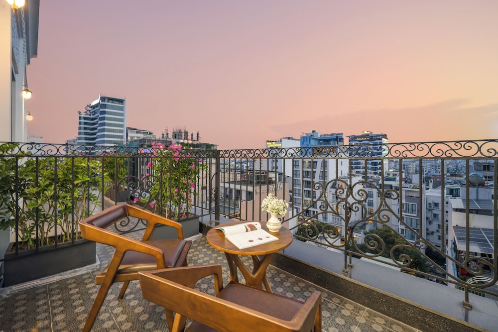 Golden Lotus Hotel Da Nang 32/50