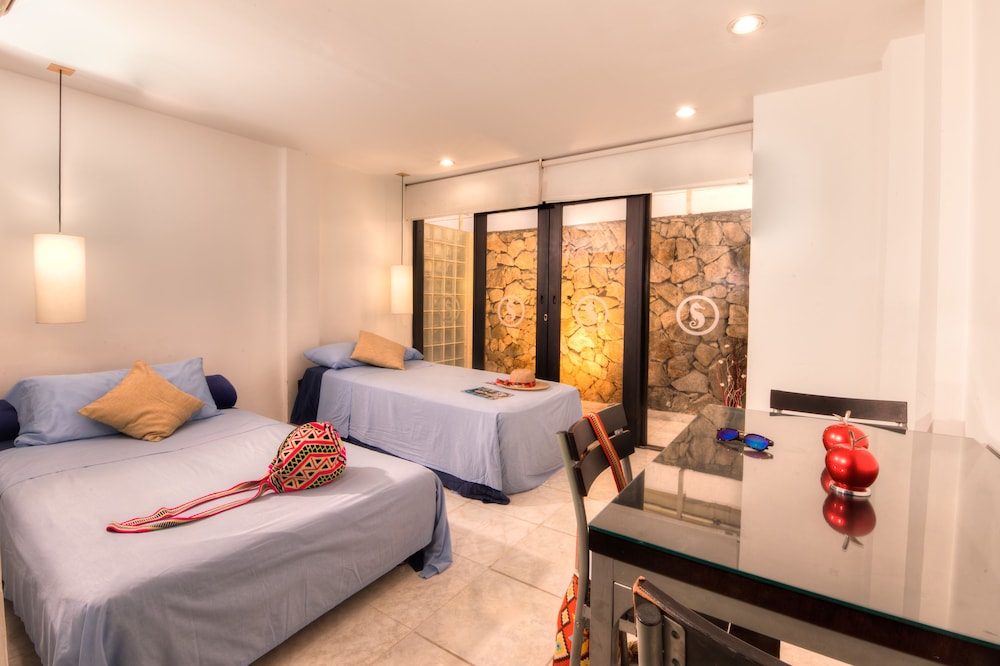 Santorini Hotel And Resort 29/87